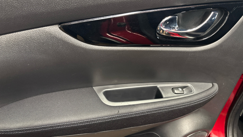 Nissan Qashqai 1.3 DiG-T 160 Acenta Premium 5dr Petrol Hatchback